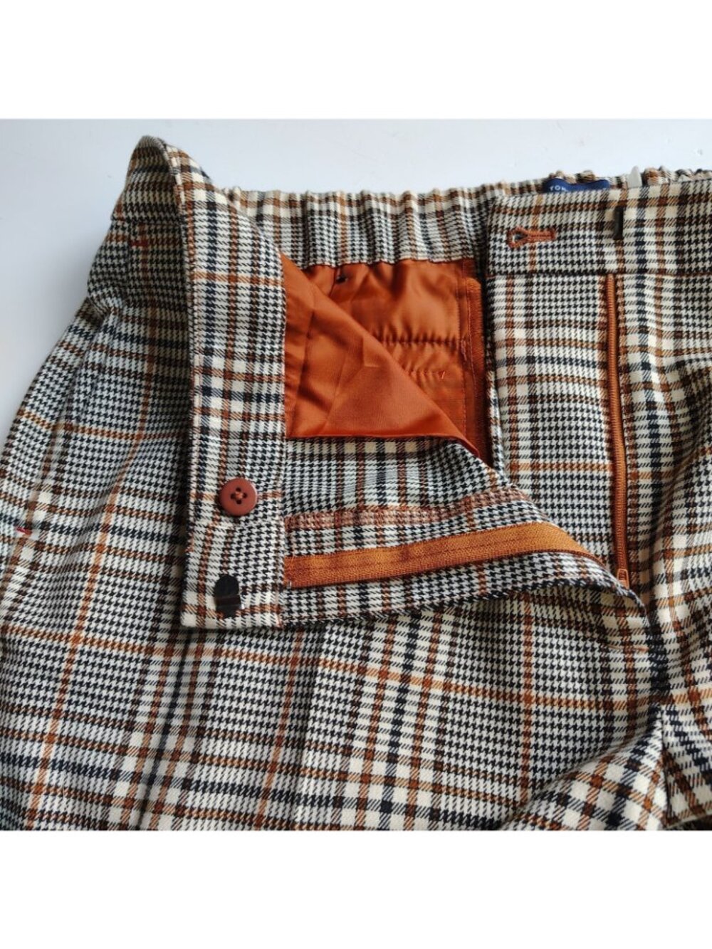 Tommy Hilfiger Multicolor Plaid Pattern Cropped Slacks Women's (36x27.5) Size 16 - Picture 8 of 9